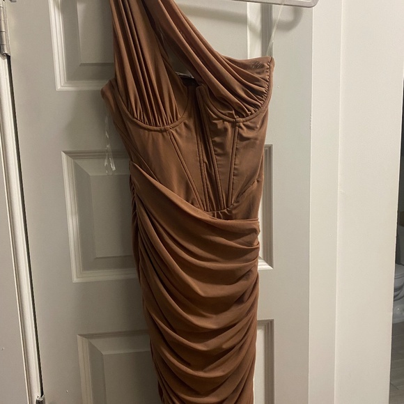 💫 House of CB “Valentina” Mocha Asymmetric Cutout Midi Dress - Size Small - Picture 2 of 4